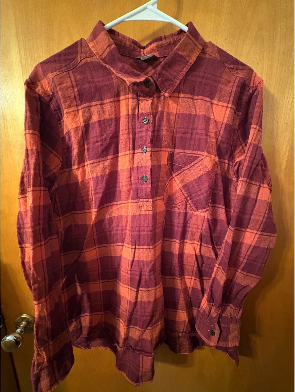 Eddie Bauer Women's 2XL Red and Orange Plaid Button-Up Shirt